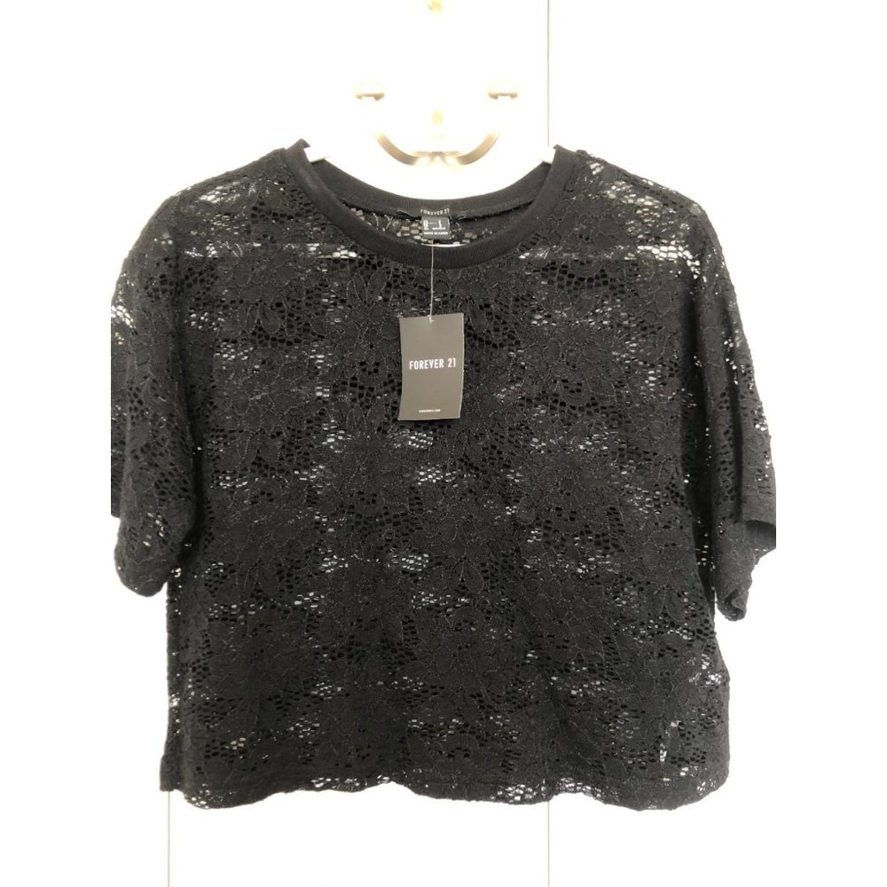 Forever 21 | Lace Crop Top Medium